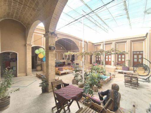 عکس هتل و هاستل مهران 