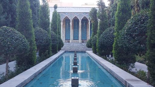 عکس آرامگاه صائب تبریزی