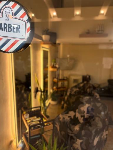 آرایشگاه فوق تخصصی آراد