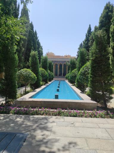 عکس آرامگاه صائب تبریزی