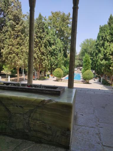 عکس آرامگاه صائب تبریزی