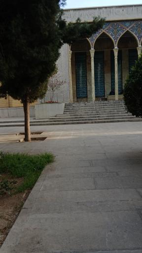 عکس آرامگاه صائب تبریزی