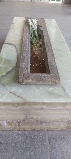 عکس آرامگاه صائب تبریزی