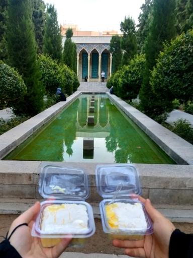 عکس آرامگاه صائب تبریزی