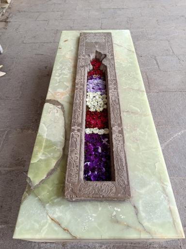 عکس آرامگاه صائب تبریزی