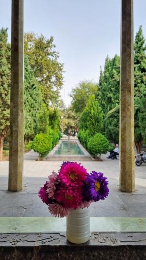 عکس آرامگاه صائب تبریزی