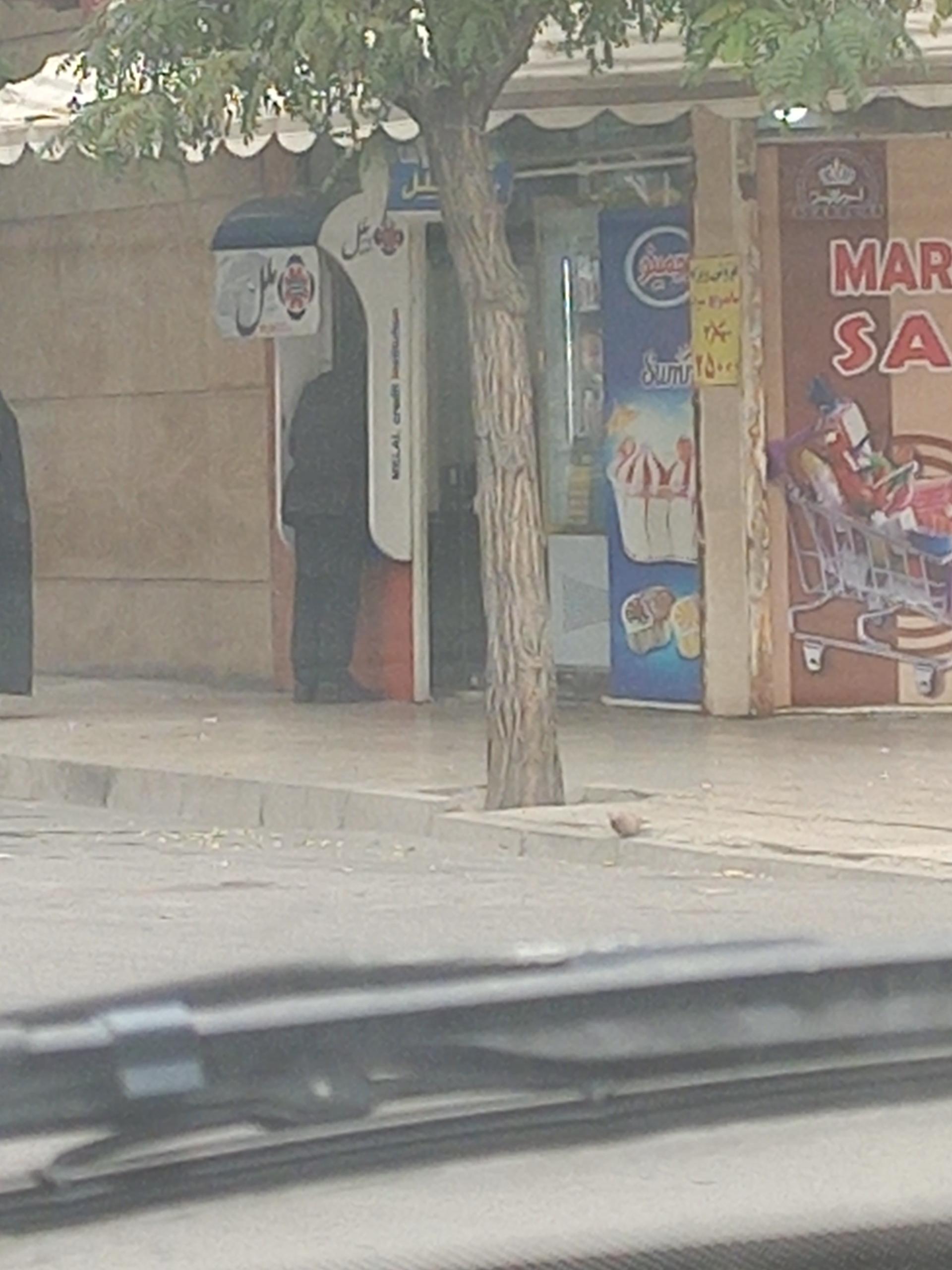 عکس خودپرداز بانک ملل