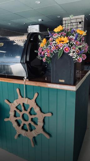 عکس کافه بُوربُون