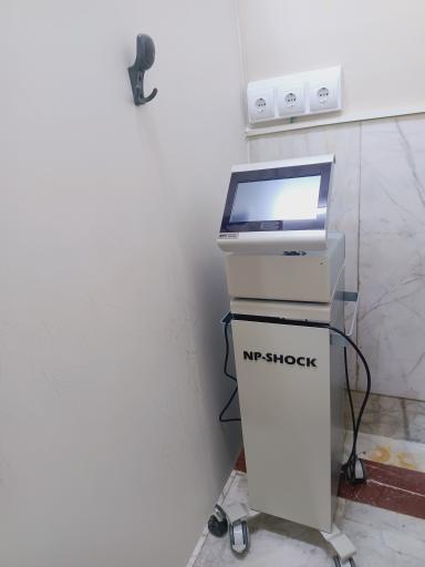 عکس فیزیوتراپی تخصصی و لیزر پرتوان 22بهمن