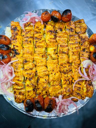 عکس تهیه غذا و رستوران شاهکار
