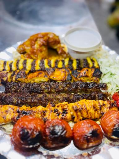 عکس تهیه غذا و رستوران شاهکار