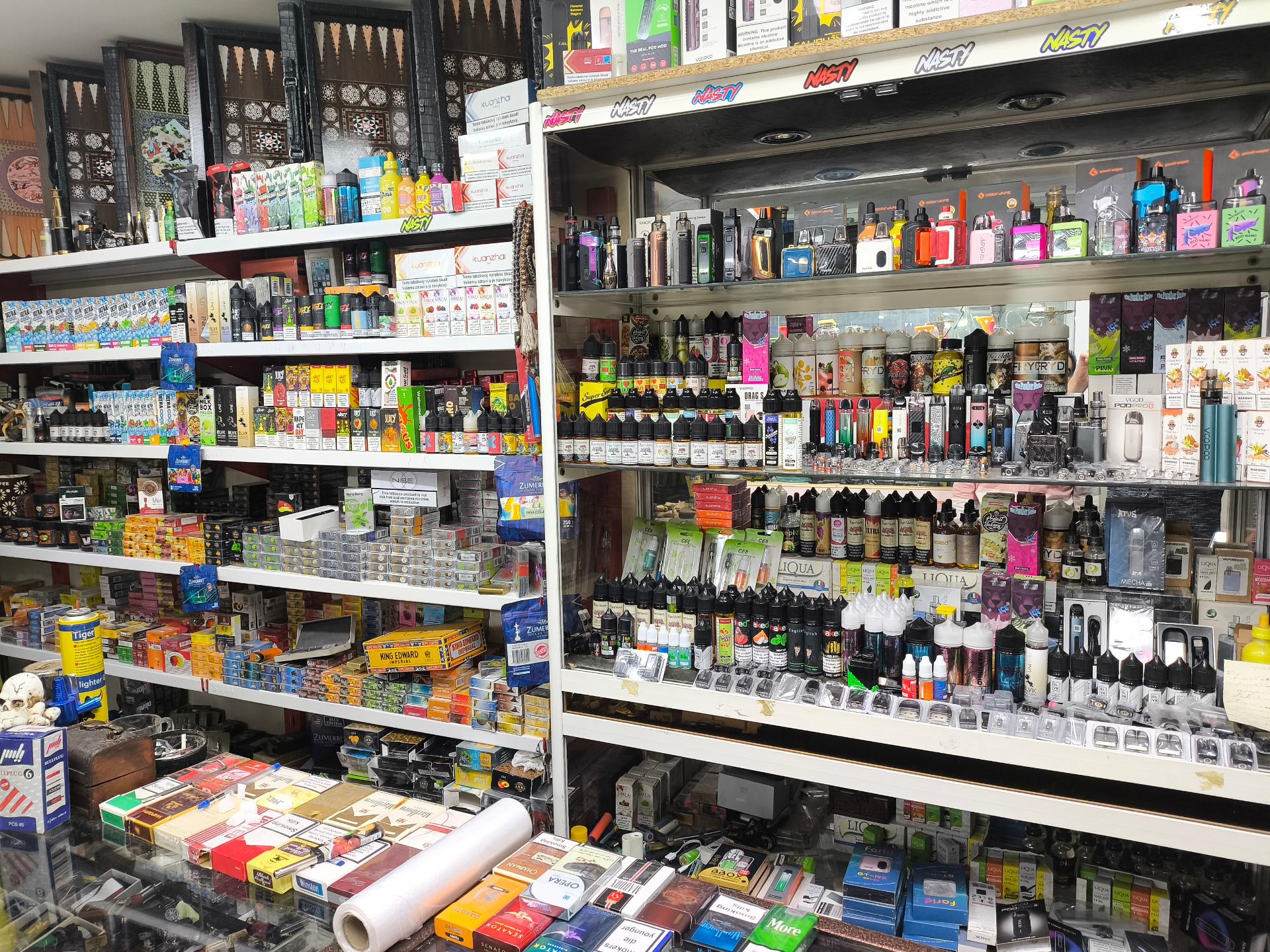 عکس دخانیات دومان