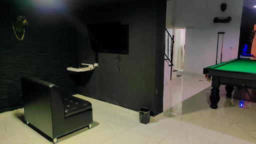 عکس گیم سنتر بانوان و آقایان x