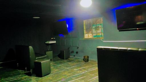 عکس گیم سنتر بانوان و آقایان x