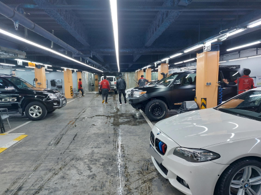 عکس مجموعه کارواش و خدمات خودرو برلیان زعفرانیه ( H+ )