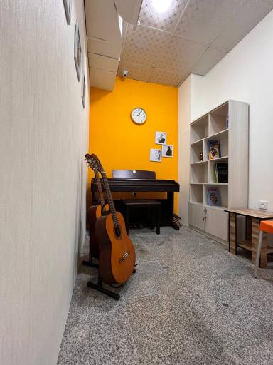 عکس آموزشگاه موسیقی گوشه