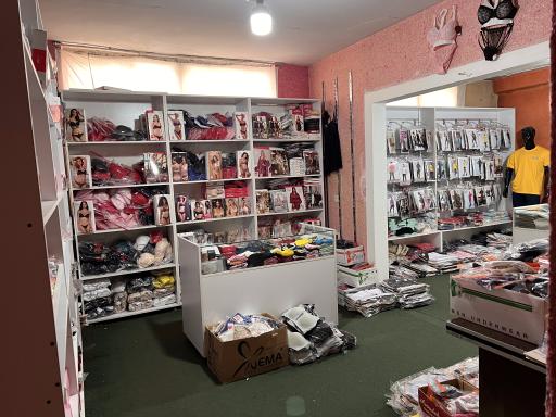 عکس فروشگاه عمده میکاپوش