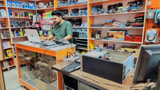عکس تعمیرات کامپیوتر امید باب
