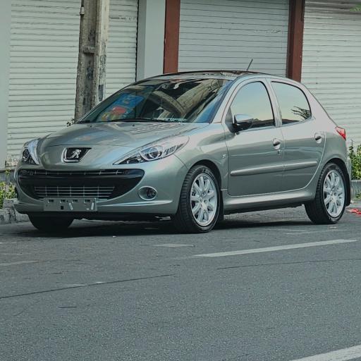 عکس شیشه دودی فریدون