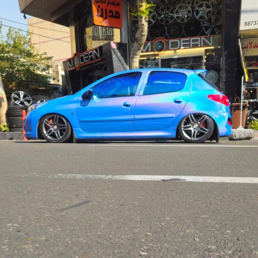 عکس شیشه دودی فریدون