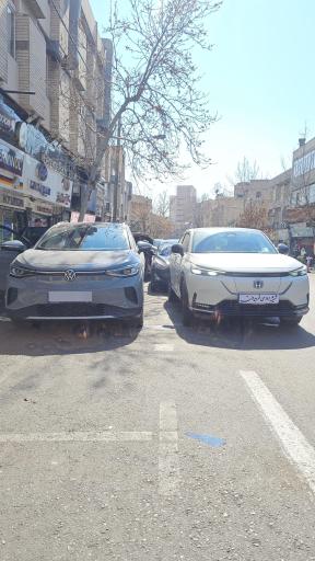 عکس شیشه دودی فریدون