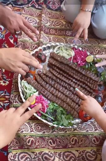 عکس رستوران سنتی امیرنشین