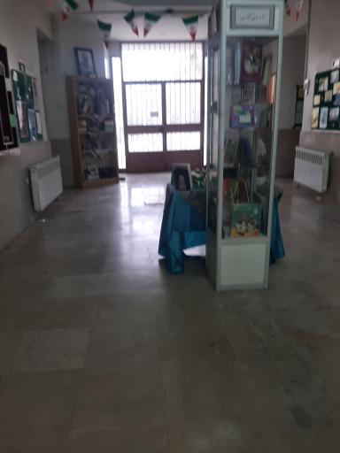 عکس کتابخانه عمومی دانشمند