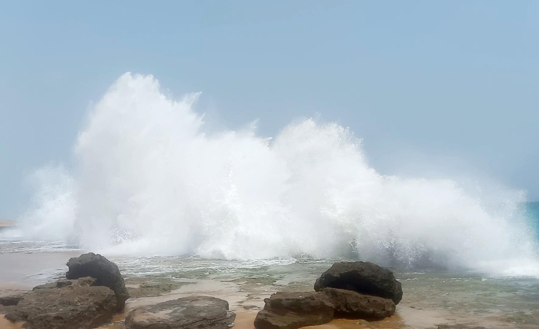 عکس سواحل صخره ای چابهار 