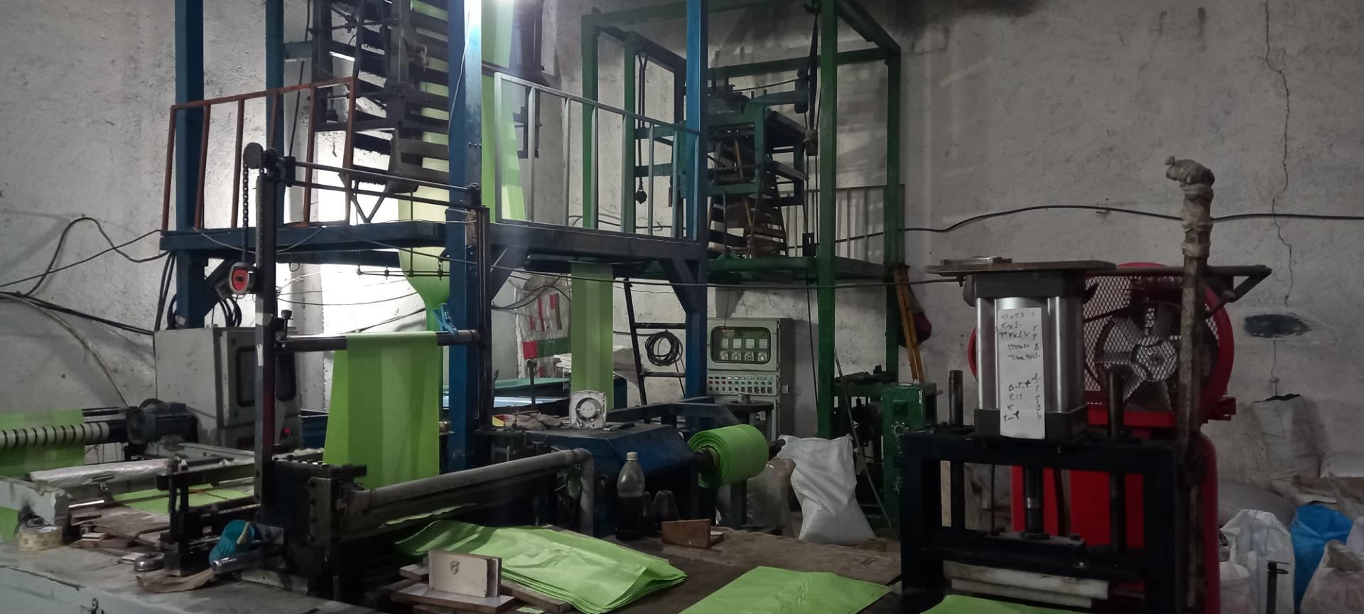 عکس کارگاه تولیدی محمود قربان پور 