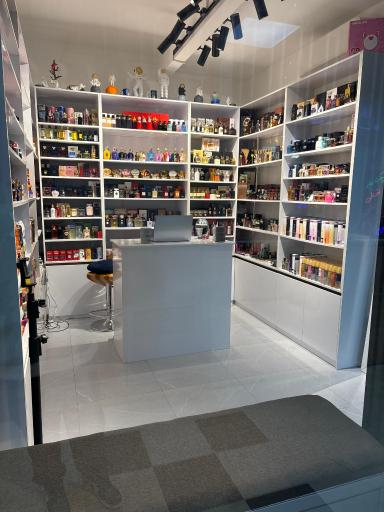 عکس فروشگاه ماتیک