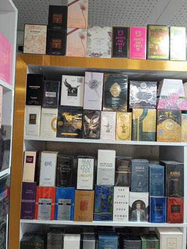 عکس گالری تخصصی عطر و ادکلن آیساپرفیوم 