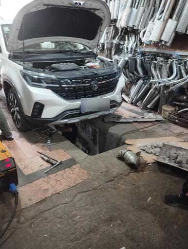 عکس اگزوز و کاتالیزور میرنژاد