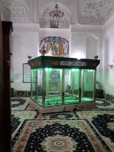 عکس مقبره خواجه تاج الدین