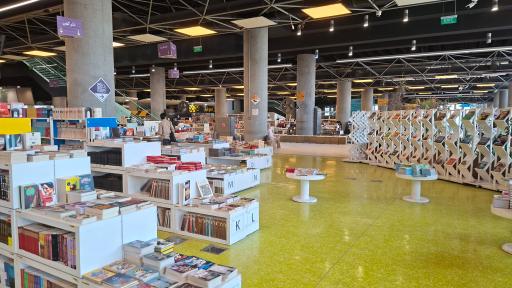 عکس باغ کتاب تهران