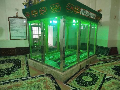 عکس مقبره خواجه تاج الدین