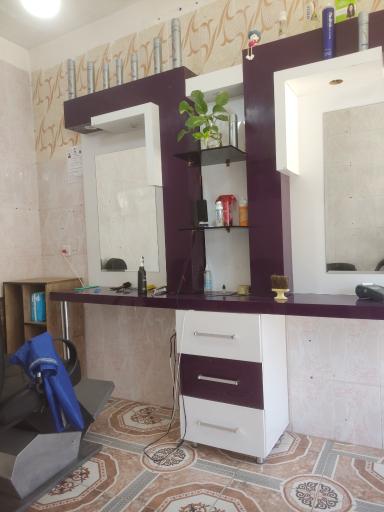 عکس پیرایش ماهان