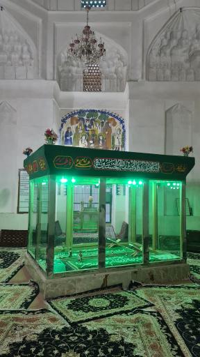 عکس مقبره خواجه تاج الدین