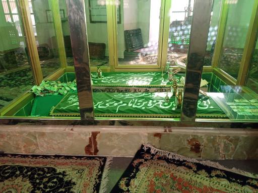 عکس مقبره خواجه تاج الدین