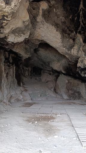 عکس غار باستانی قَمری