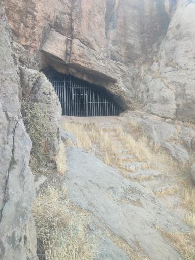 عکس غار باستانی قَمری