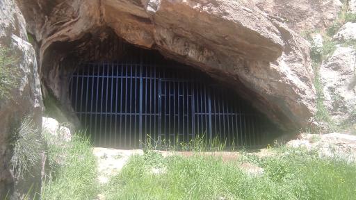 عکس غار باستانی قَمری