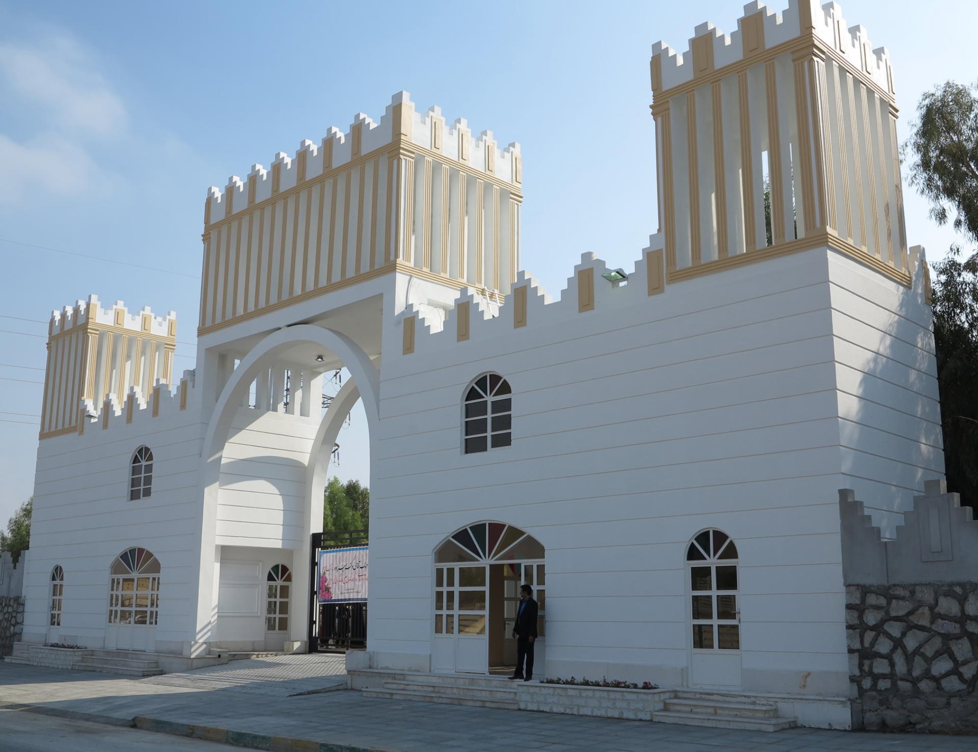 عکس ساختمان آموزش دانشگاه آزاد واحد بندرعباس