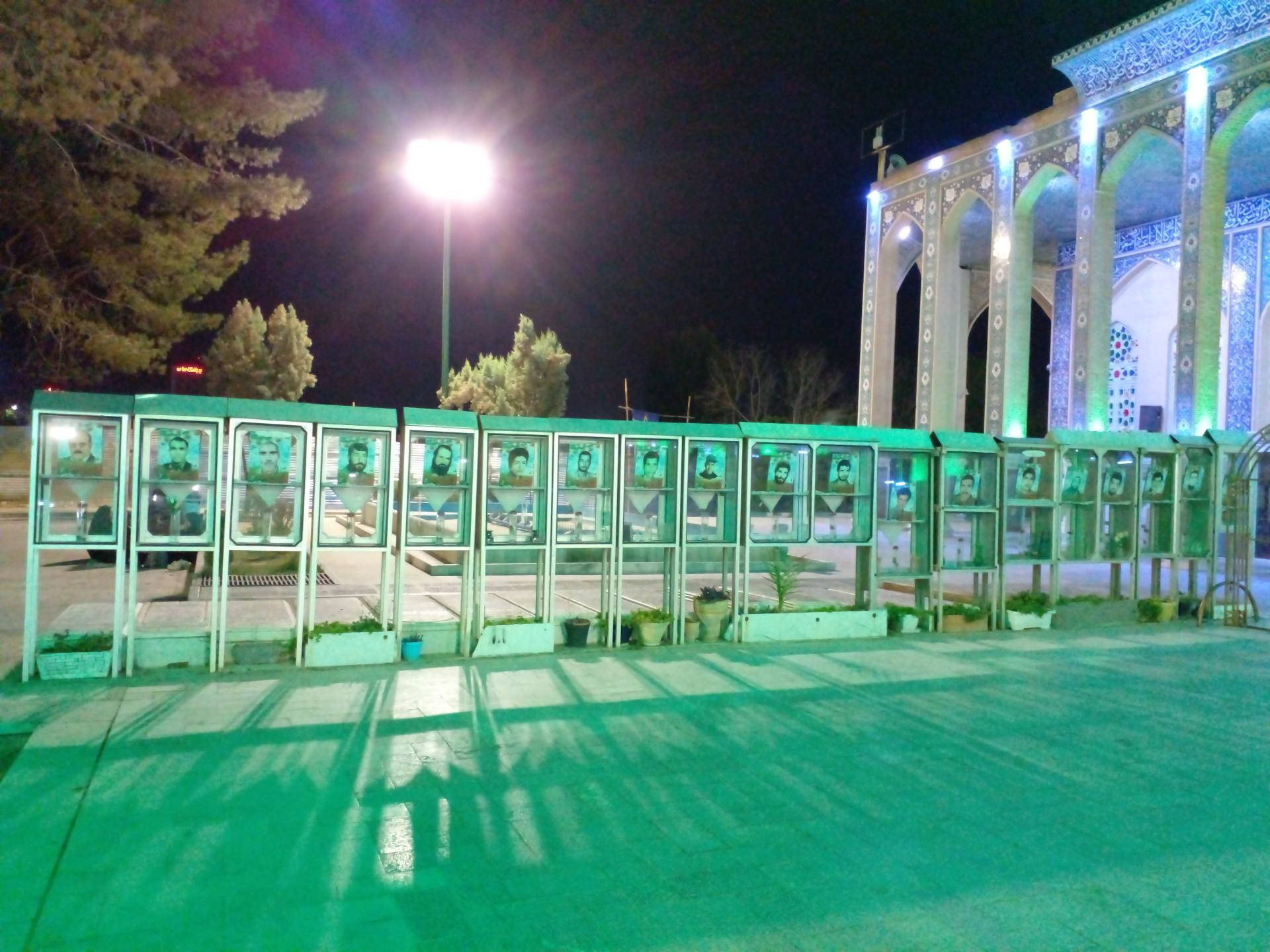 عکس مزار شهدای مدفون در آستان مقدسه