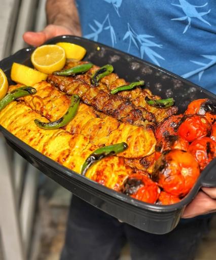 عکس تهیه غذای شایسته