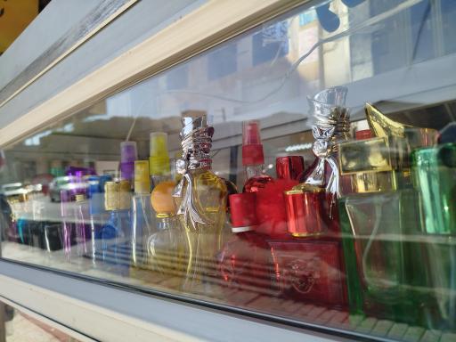عکس عطر و ادکلن و خوشبوکننده آکام