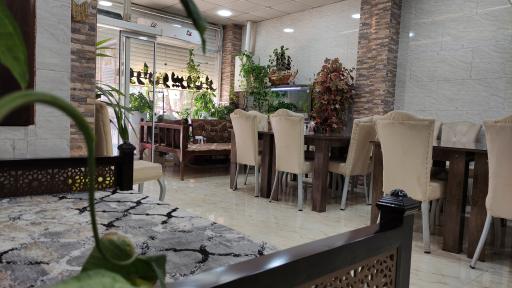 عکس رستوران و بیرون‌بر آویشن