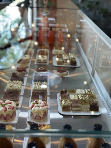 عکس کافه قنادی هِل