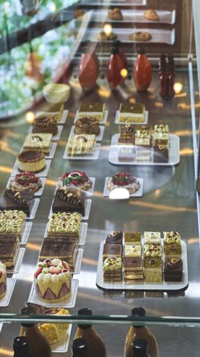 عکس کافه قنادی هِل