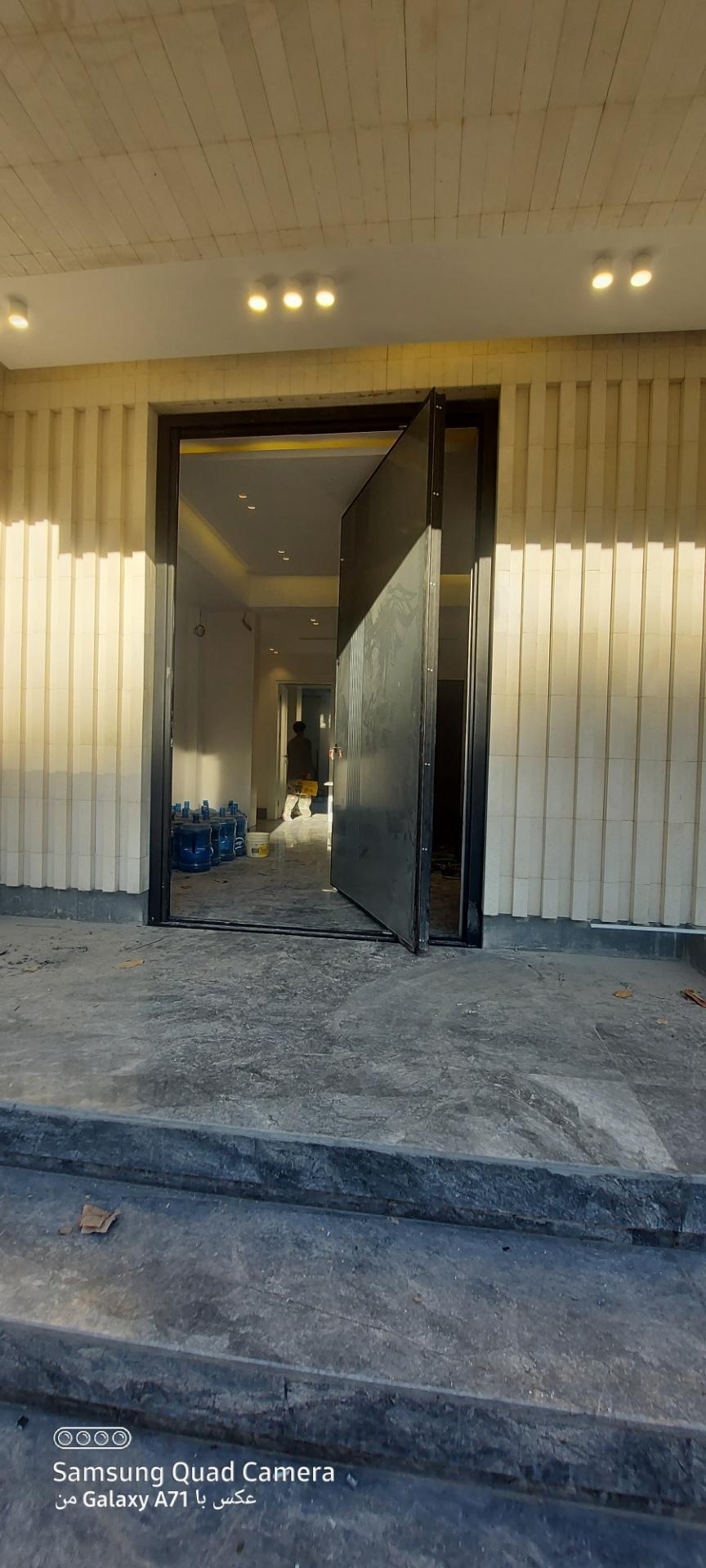 عکس ایمن درب افتخاری