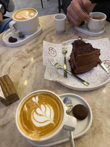 عکس کافه رزالین 